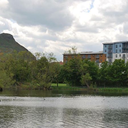 Lochend Park View Apartment エディンバラ エクステリア 写真